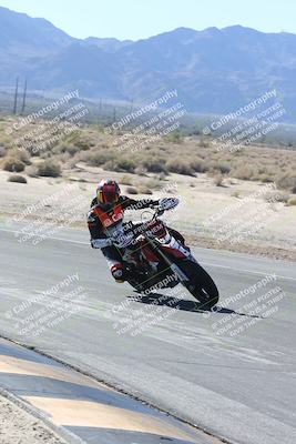 media/Dec-01-2025-Moto Forza (Mon) [[2daa91e15f]]/3-Beginner Group/Session 3 (Turn 16 Inside)/